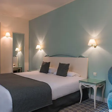 Etoile Saint Ferdinand By Happyculture Hotel 4*