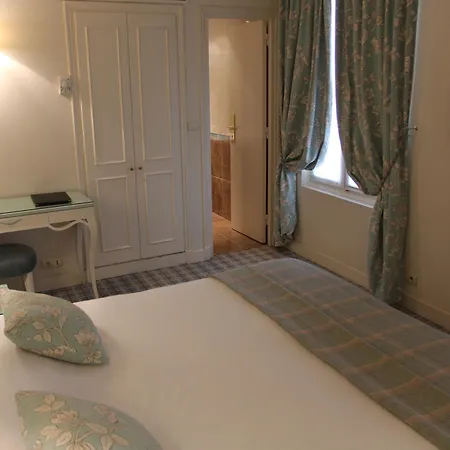Etoile Saint Ferdinand By Happyculture Hotel