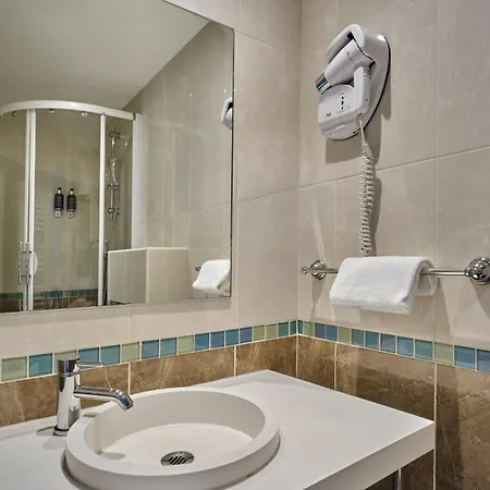 Etoile Saint Ferdinand By Happyculture Hotel 4*