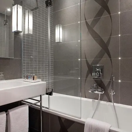 Etoile Saint Ferdinand By Happyculture Hotel 4*