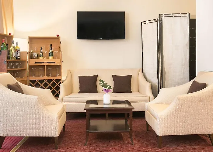 Etoile Saint Ferdinand By Happyculture Hotel