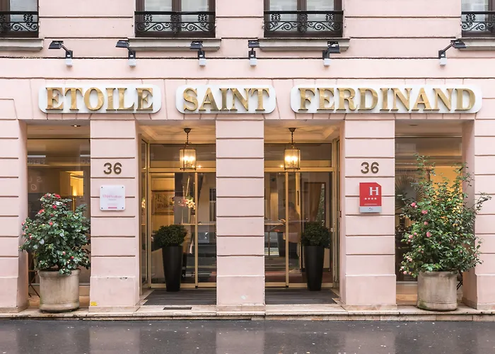 Etoile Saint Ferdinand By Happyculture Hotel 4*