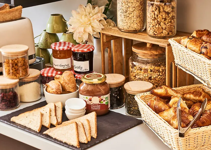 Hotel Etoile Saint Ferdinand By Happyculture 4*