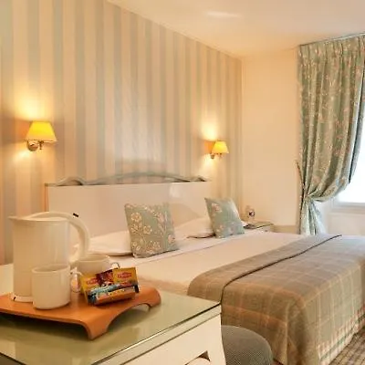 Hotel Etoile Saint Ferdinand By Happyculture París